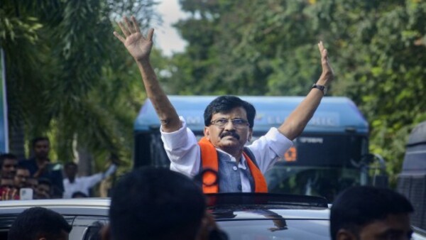 ইডির হেফাজতে সঞ্জয় রাউত ইডির হেফাজতে সঞ্জয় রাউত