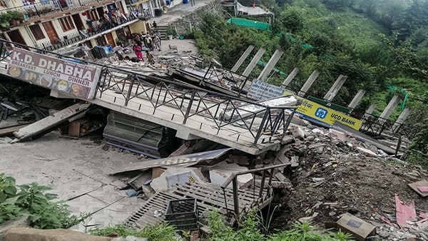 আর শিবানে৷ ২১৭ টি বিদ্যুৎ ট্রান্সফর্মার উপড়ে গিয়েছে