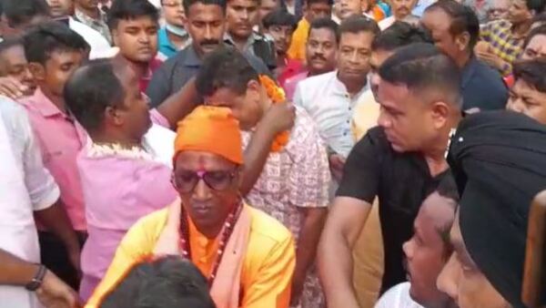 সাঁকরাইলে রথযাত্রায় যোগদান সাঁকরাইলে রথযাত্রায় যোগদান