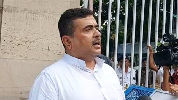 দিল্লিতে সিআইডি আধিকারিকদের আটক প্রসঙ্গ দিল্লিতে সিআইডি আধিকারিকদের আটক প্রসঙ্গ