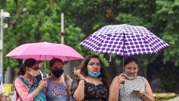 দক্ষিণবঙ্গে দমকা হাওয়ার সঙ্গে হাল্কা থেকে মাঝারি বৃষ্টি দক্ষিণবঙ্গে দমকা হাওয়ার সঙ্গে হাল্কা থেকে মাঝারি বৃষ্টি
