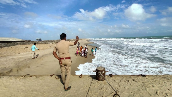 অ্যাডভেঞ্চারের জার্নি ধনুষ্কোডিতে