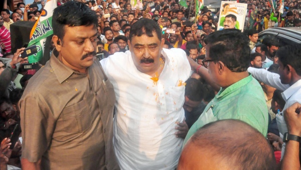 হাসপাতালে চোর স্লোগান 