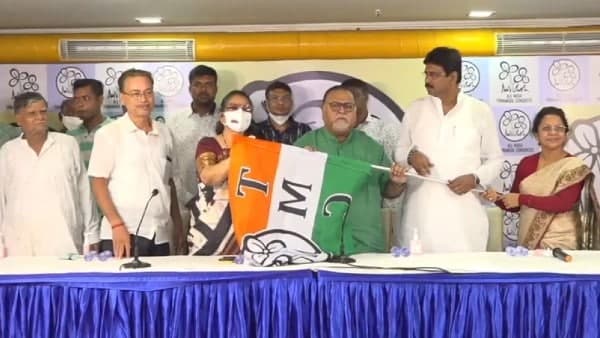 বিশ্বজিৎ বা অন্যান্য দলবদলু বিধায়কদের দল নিয়ে জল্পনা বিশ্বজিৎ বা অন্যান্য দলবদলু বিধায়কদের দল নিয়ে জল্পনা