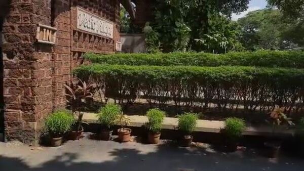 যেসব মন্ত্রী ও সাংসদরা অনুপস্থিত