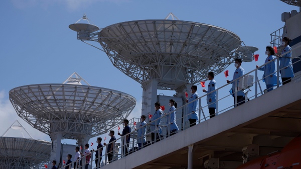 চাপের মুখে শ্রীলঙ্কা 