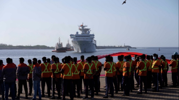 শ্রীলঙ্কার স্বাধীনতায় হস্তক্ষেপ করা হচ্ছে শ্রীলঙ্কার স্বাধীনতায় হস্তক্ষেপ করা হচ্ছে