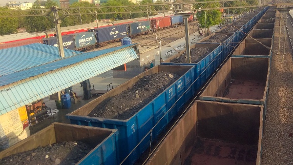  অন্যান্য ট্রেনের থাকে তিনগুন বেশি ক্ষমতা সম্পন্ন