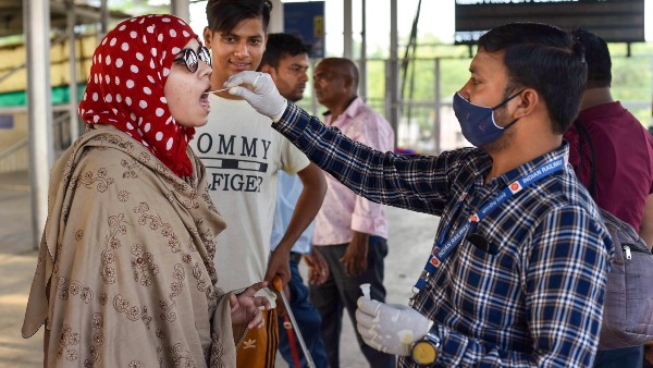 কত জন সক্রিয় কে কোথায় 