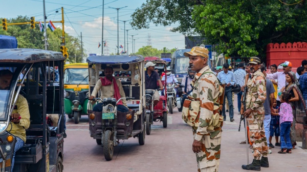 উদ্ধার কার্তুজ ও গোলাবারুদ