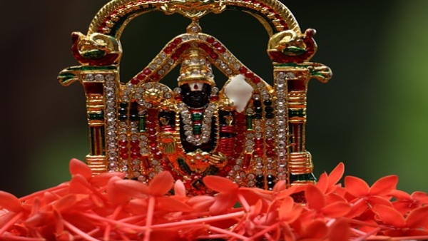 শুকনো ফুল প্রবাহিত জলে ভাসিয়ে দিন শুকনো ফুল প্রবাহিত জলে ভাসিয়ে দিন