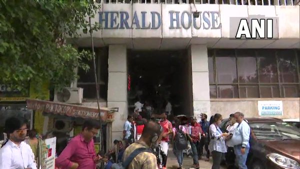 সোনিয়া গান্ধী ও রাহুল গান্ধীকে জিজ্ঞাসাবাদ 