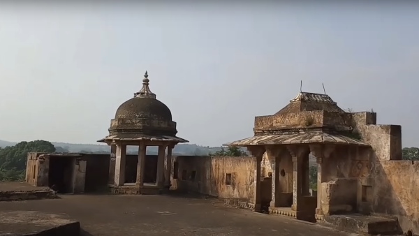 রহস্যে গায়ে কাঁটা দেবে রহস্যে গায়ে কাঁটা দেবে