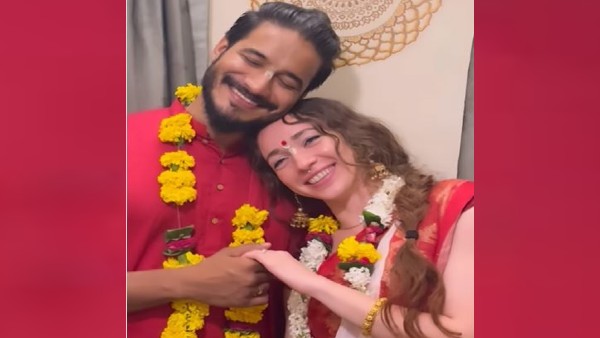 বিদেশিনীর সঙ্গে বাগদান সারলেন গৌরব, দেখে নিন সেই ভিডিও বিদেশিনীর সঙ্গে বাগদান সারলেন গৌরব, দেখে নিন সেই ভিডিও