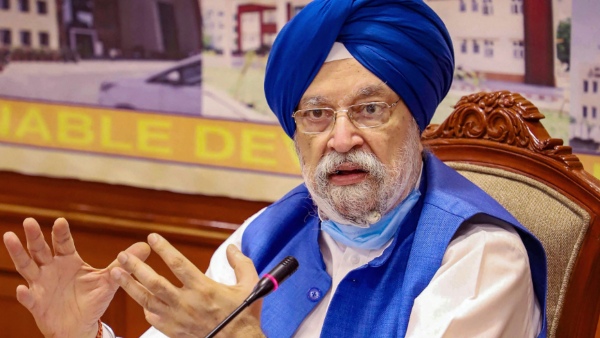 বিতর্কের শিরোনামে কেন্দ্রীয় মন্ত্রীর টুইট 