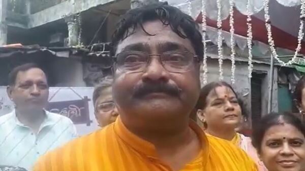 ভাইদের সঙ্গে সম্পর্ক কেমন