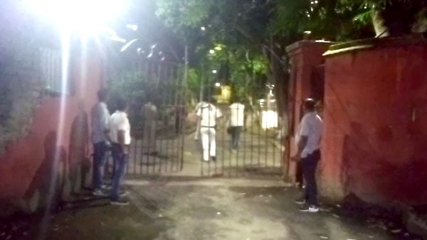 নেপথ্যে কোন কারণ নেপথ্যে কোন কারণ