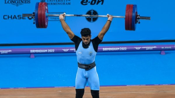 পাওনা শুধুই এক টুকরো টুইট পাওনা শুধুই এক টুকরো টুইট