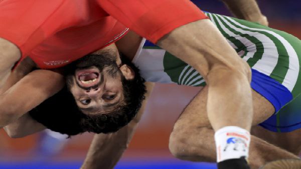 কমনওয়েলথ গেমসের কুস্তিতে জোড়া সোনা কমনওয়েলথ গেমসের কুস্তিতে জোড়া সোনা