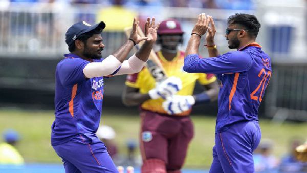 ওয়েস্ট ইন্ডিজ ১০০! ওয়েস্ট ইন্ডিজ ১০০!