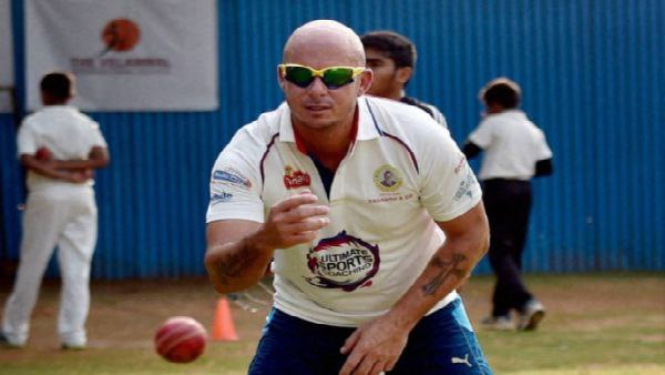 লেজেন্ডস লিগ ক্রিকেট থেকে ছাঁটাই গিবস লেজেন্ডস লিগ ক্রিকেট থেকে ছাঁটাই গিবস