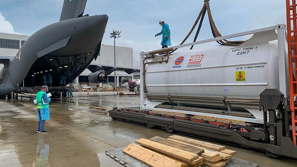 ট্যাঙ্কারগুলি বাংলাদেশে প্রবেশ করবে ট্যাঙ্কারগুলি বাংলাদেশে প্রবেশ করবে