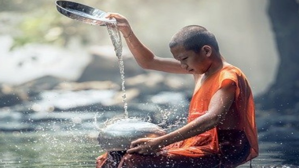 এই মাসে আমিষ খাবার খাবেন না
