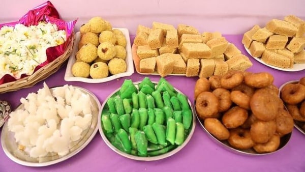 রসে ভর্তি মিষ্টি রাখুন ভাইদের জন্য