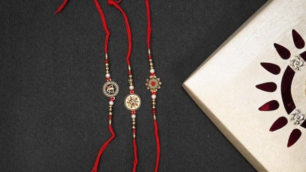 কালো রঙের ব্যবহার নয়