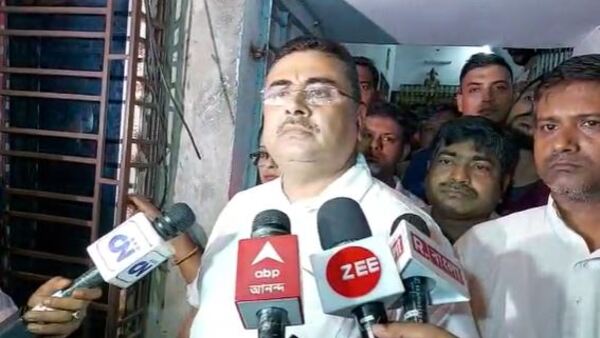 কমল সংঘের উদ্যোগে তিরঙ্গা যাত্রা অনুষ্ঠিত হয় 