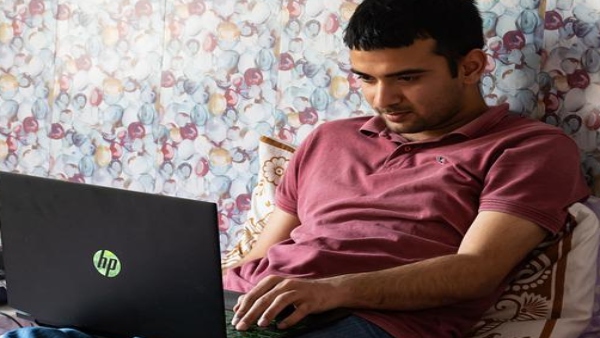 পূর্বদিক করে কাজ করুন