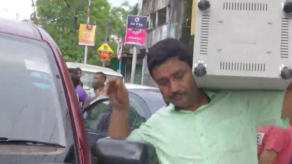 খোঁজ নেই আমিরের 