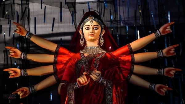 কুমোরটুলির পুজোর ঐতিহ্যবাহী ইতিহাস কুমোরটুলির পুজোর ঐতিহ্যবাহী ইতিহাস