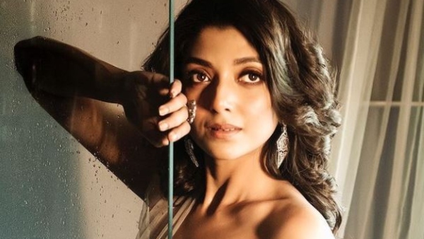 কীভাবে এত সুন্দর স্বাস্থ্য ধরে রাখেন অভিনেত্রী