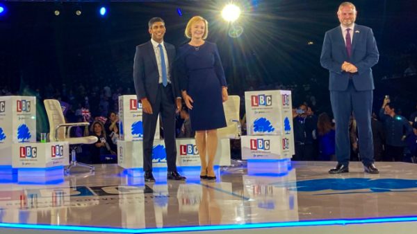 কিন্তু কে এই Liz Truss? 