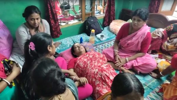 থানার সামনে বিক্ষোভ