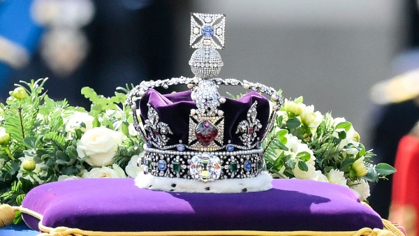 অবিলম্বে দক্ষিণ আফ্রিকার হাতে তুলে দেওয়া উচিৎ অবিলম্বে দক্ষিণ আফ্রিকার হাতে তুলে দেওয়া উচিৎ