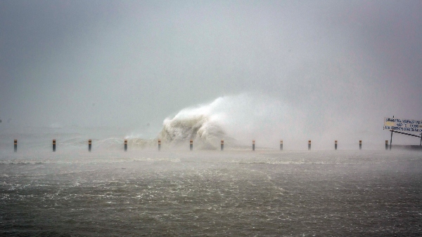 ইয়ান গতি বাড়িয়েছে, ঘণ্টায় ৩৫০ কিলোমিটার বেগ