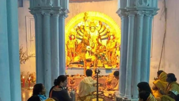 পুজো অব্যাহত রয়েছে 