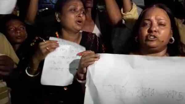 বারবার সিম বদলাচ্ছিল সে