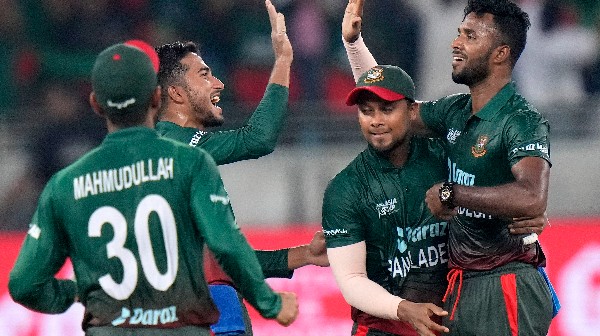 Asia Cup 2022: বাংলাদেশের বিরুদ্ধে রুদ্ধশ্বাস জয় ছিনিয়ে নিল শ্রীলঙ্কা Asia Cup 2022: বাংলাদেশের বিরুদ্ধে রুদ্ধশ্বাস জয় ছিনিয়ে নিল শ্রীলঙ্কা
