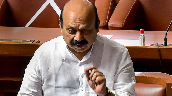 কর্নাটকে থাকতে গেলে কন্নড় বলা ও লেখায় জোর