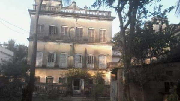 স্বর্ণব্যবসায়ী শ্রী নীলমণি চন্দ্রের পূজো