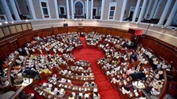 তোলপাড় বিধানসভা