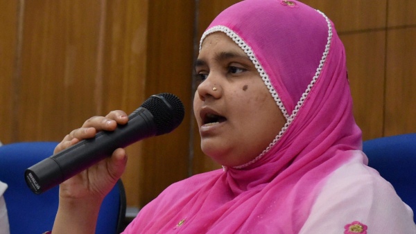 দেশ জুড়ে তীব্র প্রতিক্রিয়া দেশ জুড়ে তীব্র প্রতিক্রিয়া