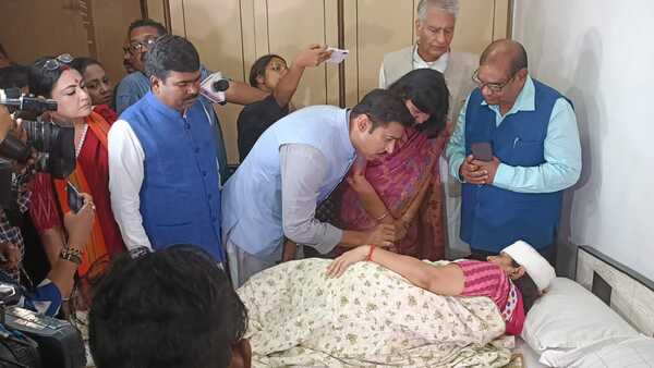 অভিষেকের কথায় ক্ষমতার দম্ভ অভিষেকের কথায় ক্ষমতার দম্ভ