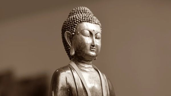 ভূমিস্পর্শ করা বুদ্ধ মূর্তি ভূমিস্পর্শ করা বুদ্ধ মূর্তি
