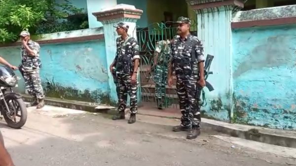 সিআরপিএফ িনয়ে তল্লাশি