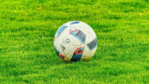 ক্রমাগত ইরানের উপর চাপ বাড়ছে মহিলাদের মাঠে এসে খেলা দেখতে দেওয়ার জন্য: