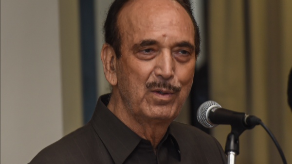 প্রবীণ কংগ্রেস নেতাদের ইস্তফা প্রবীণ কংগ্রেস নেতাদের ইস্তফা